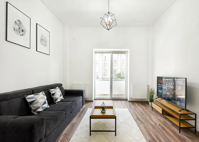 Simple Yet Stylish. Piata Revolutiei Apartmán Bukurešť
