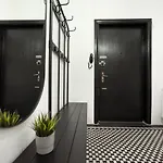 Simple Yet Stylish. Piata Revolutiei Апартаменти